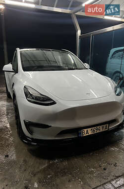 Tesla Model Y  2023