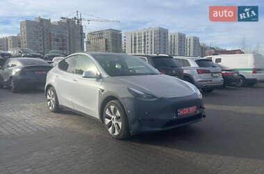 Tesla Model Y  2021