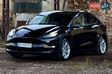 Tesla Model Y  2021