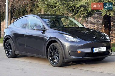 Tesla Model Y  2024