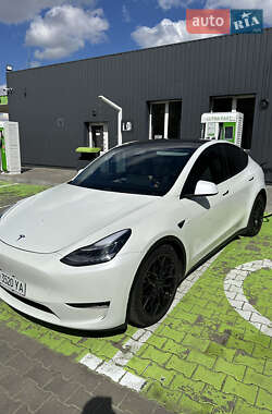 Tesla Model Y  2020