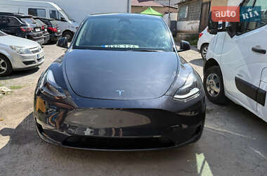 Tesla Model Y  2024