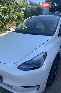 Tesla Model Y  2023