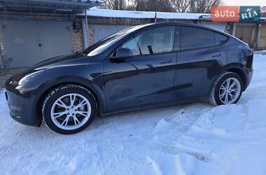 Tesla Model Y  2024
