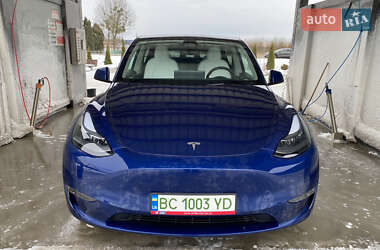 Tesla Model Y  2024