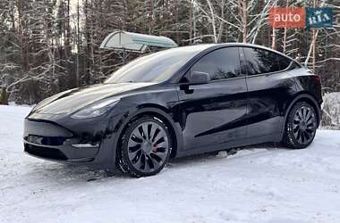 Tesla Model Y  2024