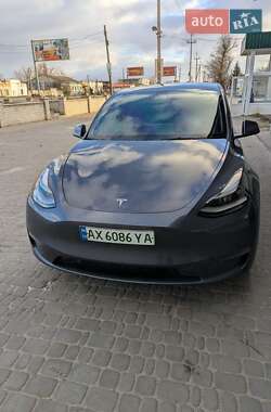 Tesla Model Y  2022