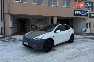 Tesla Model Y  2020