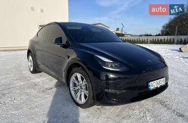 Tesla Model Y  2023