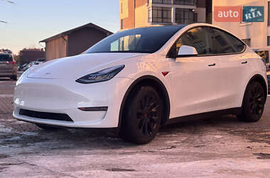 Tesla Model Y  2021