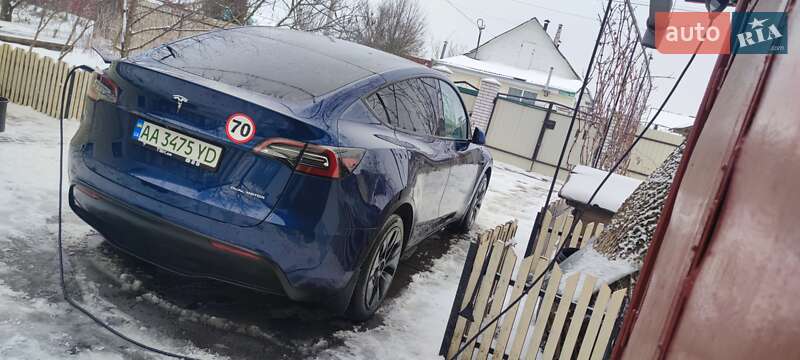Позашляховик / Кросовер Tesla Model Y 2024 в Києві