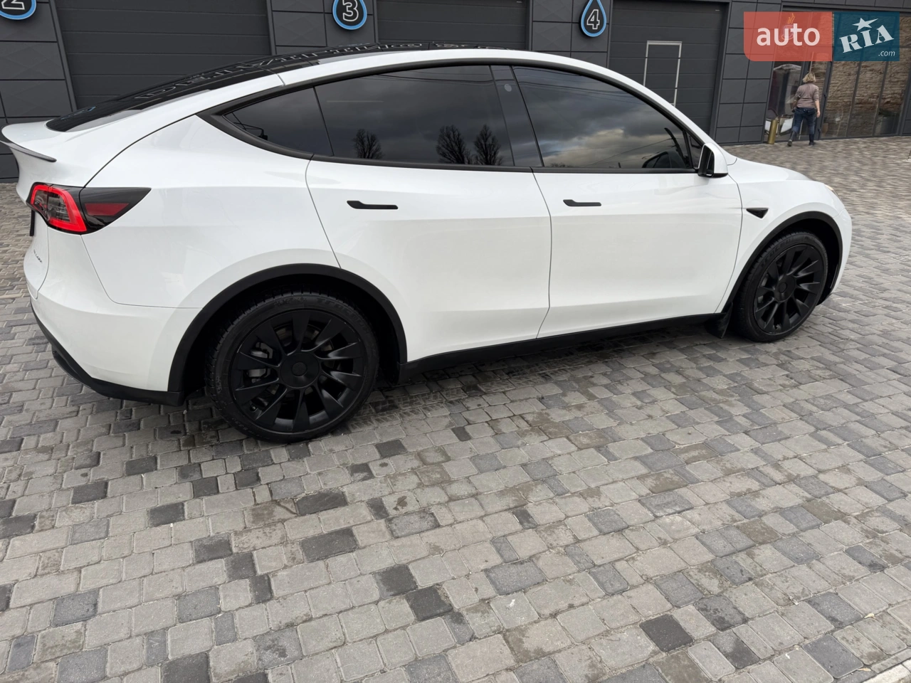 2023 Tesla Model Y - мініатюра 2