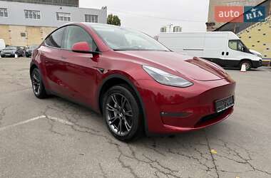 Tesla Model Y  2024