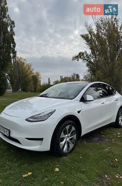 Tesla Model Y  2021