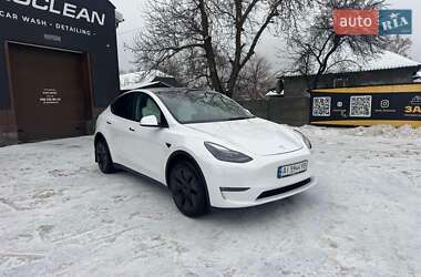 Tesla Model Y  2024