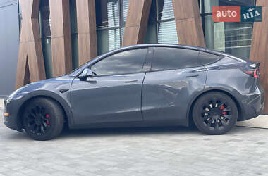 Tesla Model Y  2020