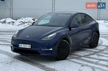 Tesla Model Y  2023
