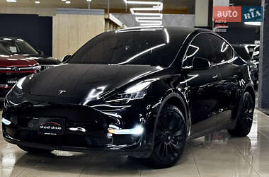 Tesla Model Y  2020