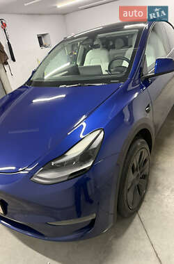 Tesla Model Y  2024