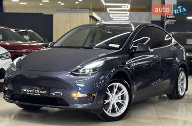 Tesla Model Y  2023