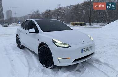 Tesla Model Y  2022