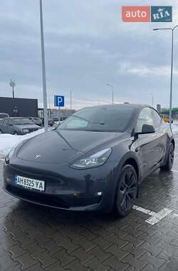 Tesla Model Y  2024