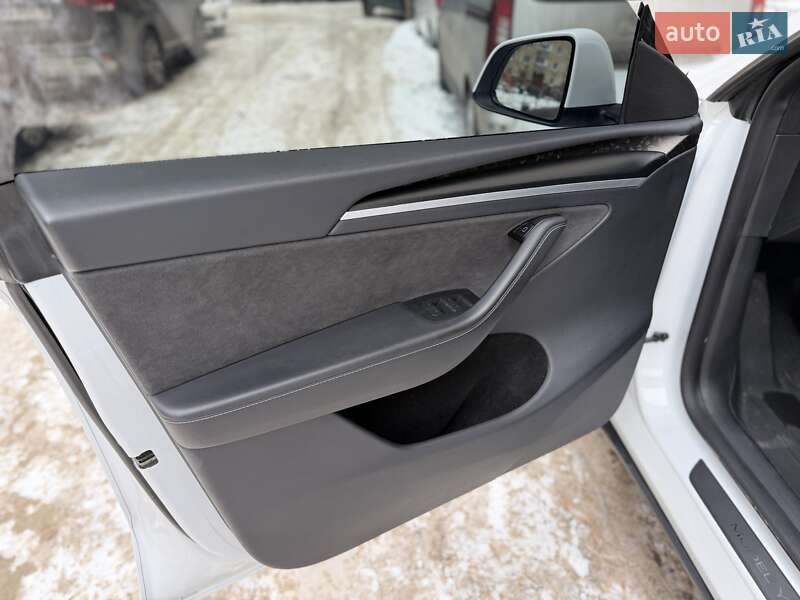 Внедорожник / Кроссовер Tesla Model Y 2024 в Киеве фото 19 Внедорожник / Кроссовер Tesla Model Y 2024 в Киеве