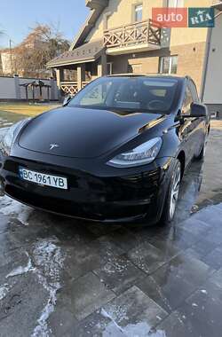 Tesla Model Y  2021