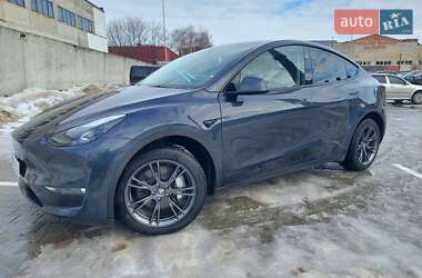 Tesla Model Y  2024