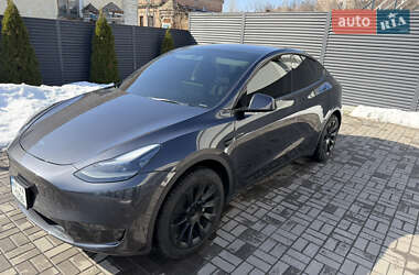 Tesla Model Y  2024