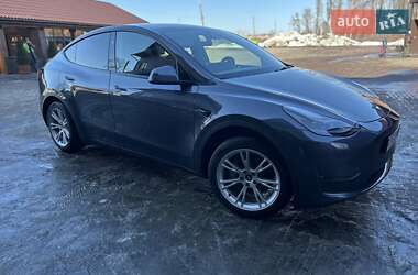 Tesla Model Y  2023