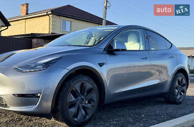 Tesla Model Y  2024