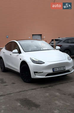 Tesla Model Y  2024