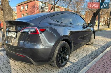Tesla Model Y  2024