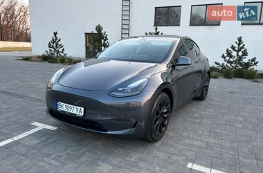 Tesla Model Y  2020