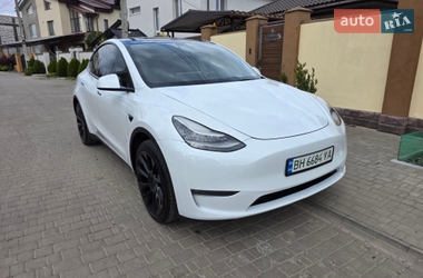 Tesla Model Y  2022
