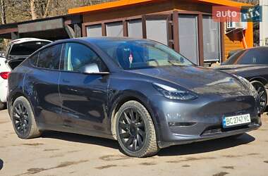 Tesla Model Y  2020