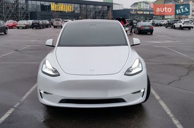 Tesla Model Y  2023