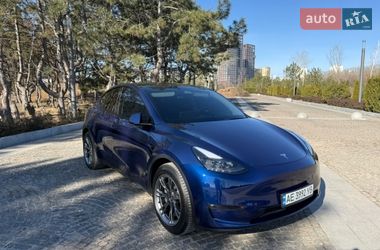 Tesla Model Y  2023