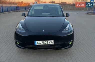 Tesla Model Y  2023