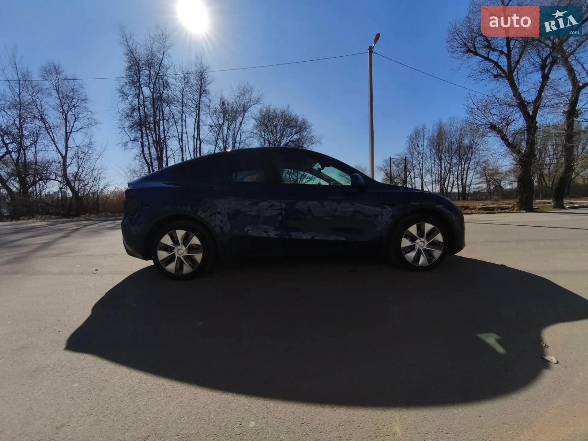 Tesla Model Y 2024 VIN 7SAYGDED5RF082102 фото оголошення 6 з 28