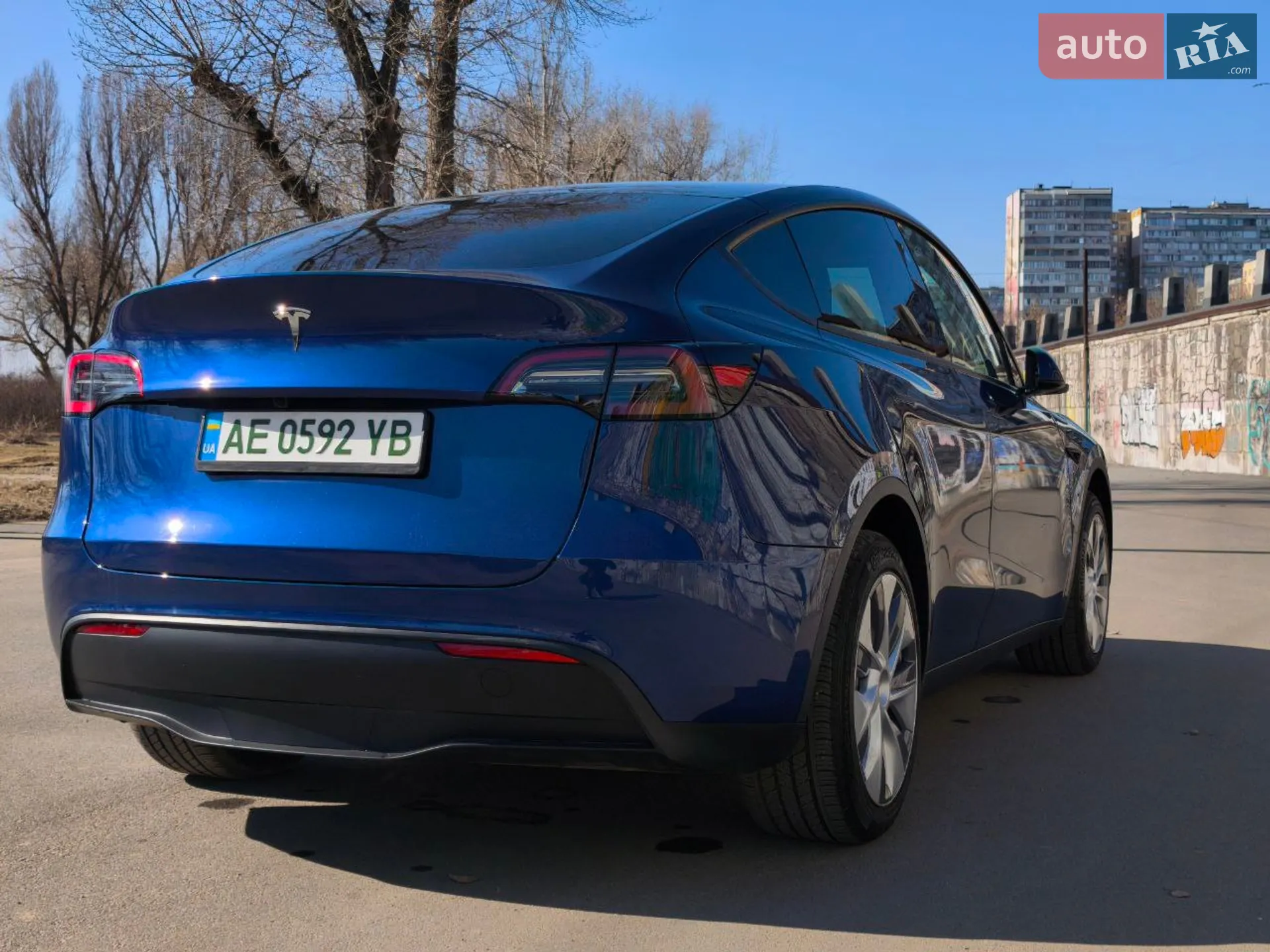 Tesla Model Y 2024 VIN 7SAYGDED5RF082102 фото оголошення 9 з 28