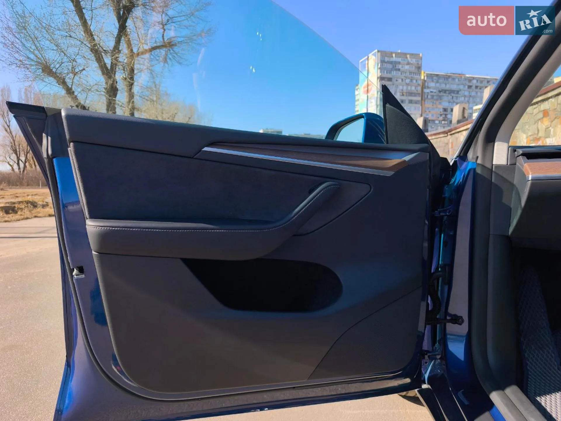 Tesla Model Y 2024 VIN 7SAYGDED5RF082102 фото оголошення 12 з 28
