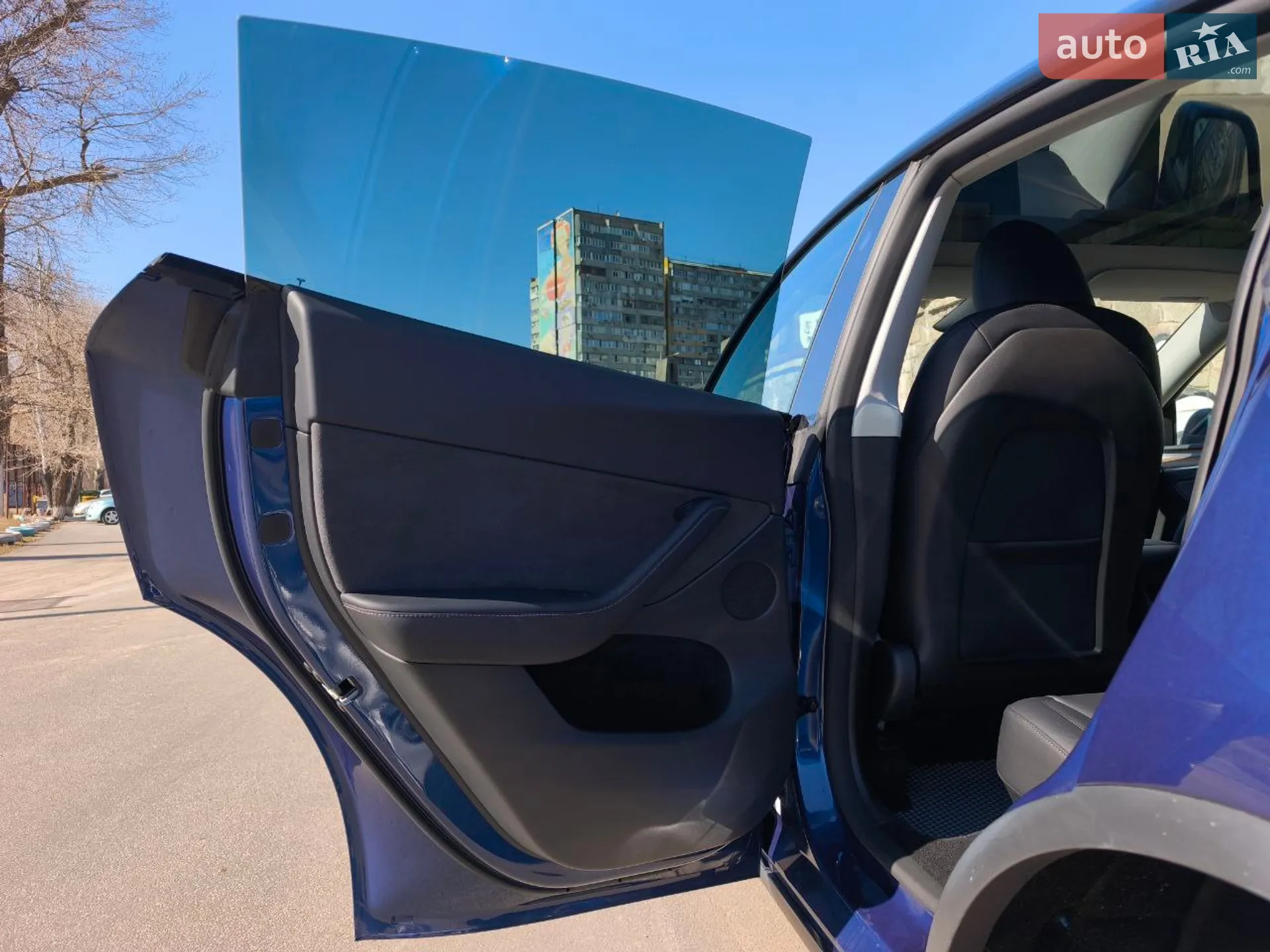 Tesla Model Y 2024 VIN 7SAYGDED5RF082102 фото оголошення 18 з 28
