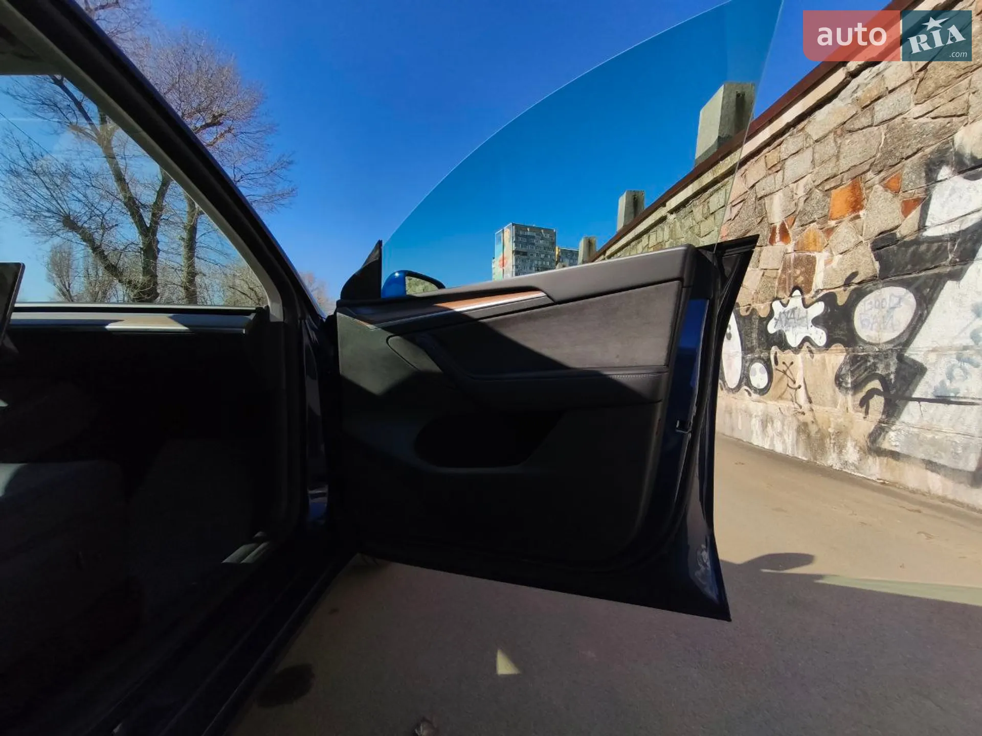 Tesla Model Y 2024 VIN 7SAYGDED5RF082102 фото оголошення 23 з 28