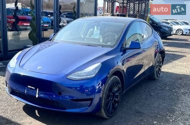 Tesla Model Y  2021