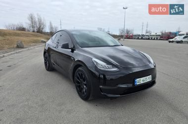 Tesla Model Y  2021