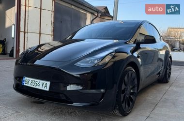 Tesla Model Y  2022