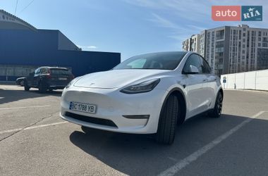 Tesla Model Y  2021