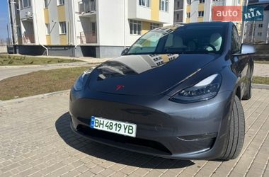 Tesla Model Y  2023